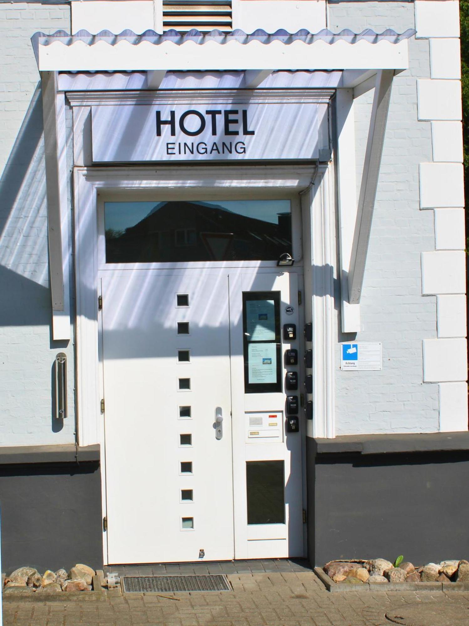 Hotel Adler & Eventlocation Gmbh Itzehoe Exterior photo